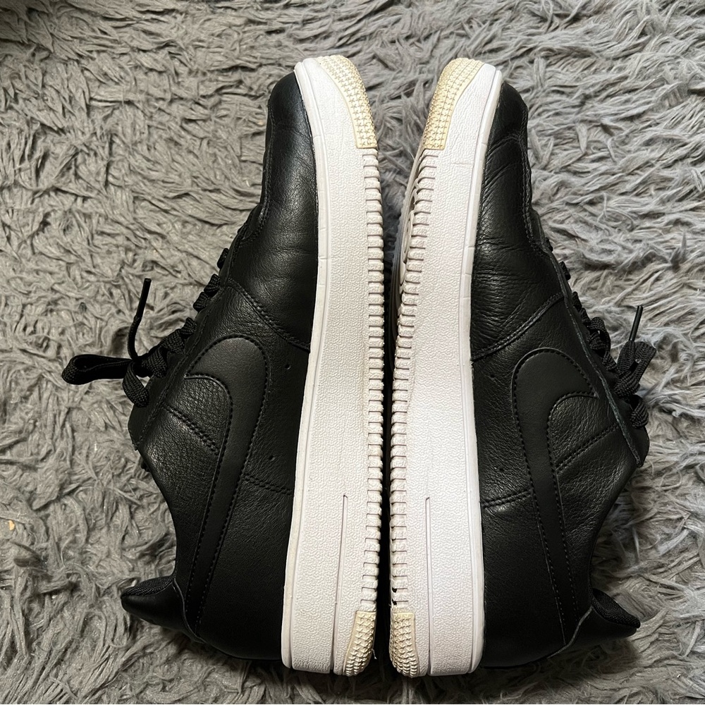 Nike Air Force 1 Ultraforce - black and white size 10.5